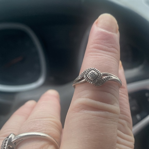 .925 sterling silver diamond ring - Picture 3 of 3